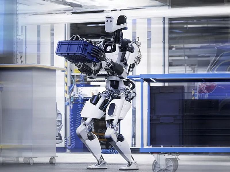 Magyarországon tesztel humanoid robotokat a Mercedes