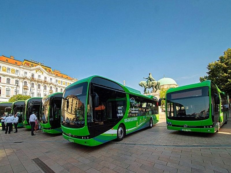 Tíz céggel dübörög tovább a Zöld busz program - autopro.hu