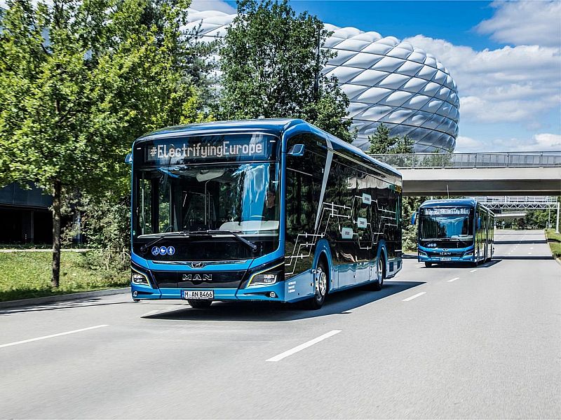 Jönnek az önvezető buszok Európába is